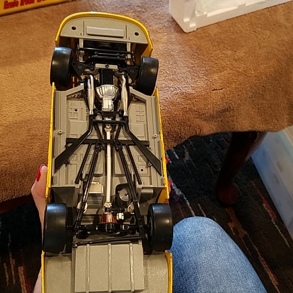 Revell Collection  1:18 Scale #36 Ernie Irvan Die - Picture 11 of 12